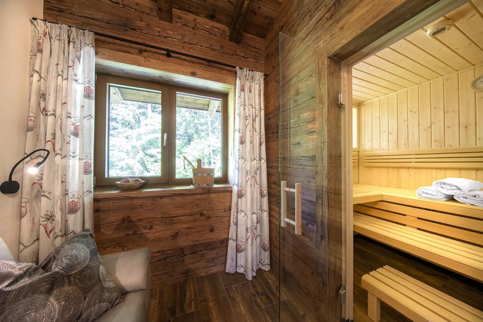 Nationalpark Chalet Reichenbergerspitze-Living room
