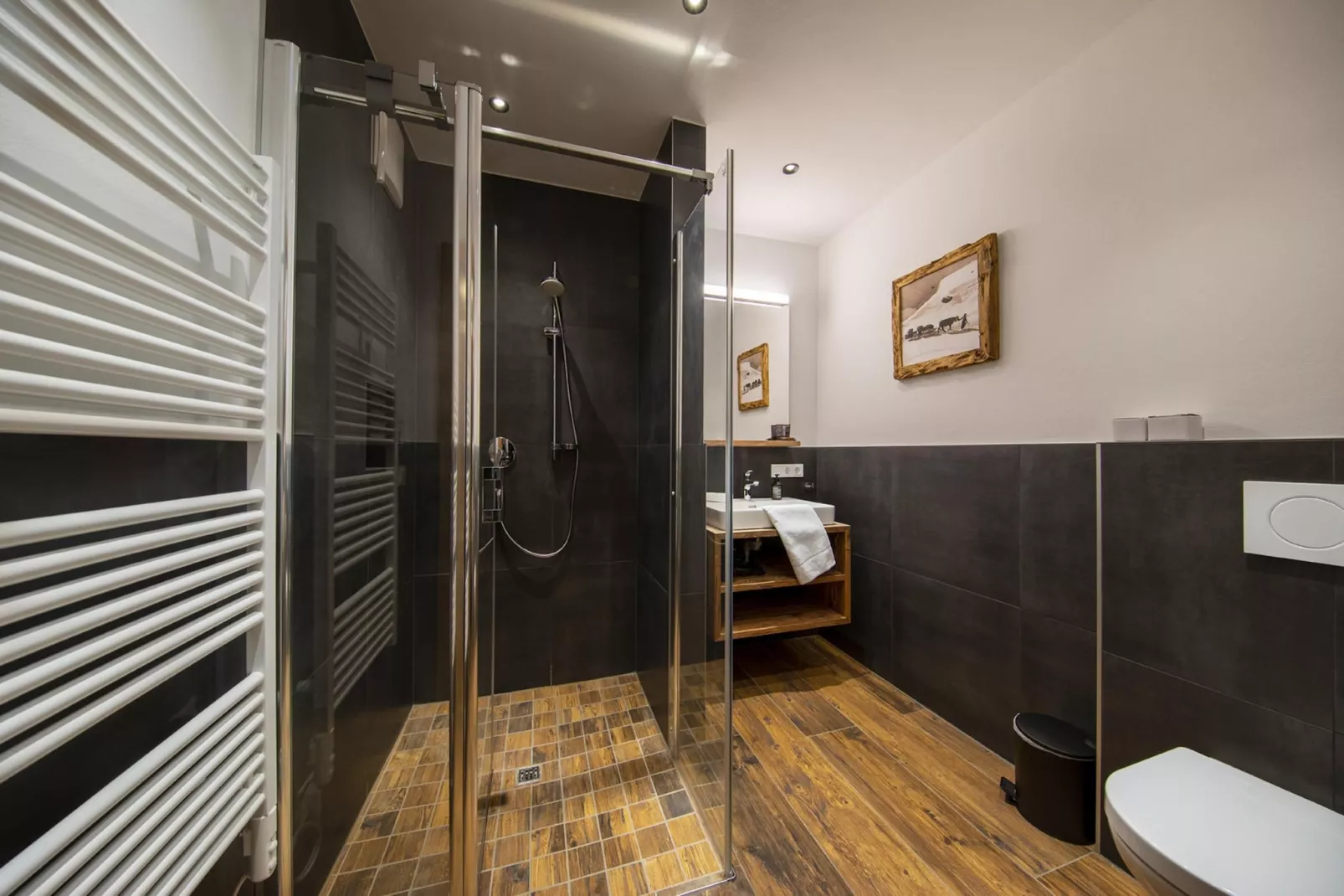 Nationalpark Chalet Bretterspitze-Bathroom