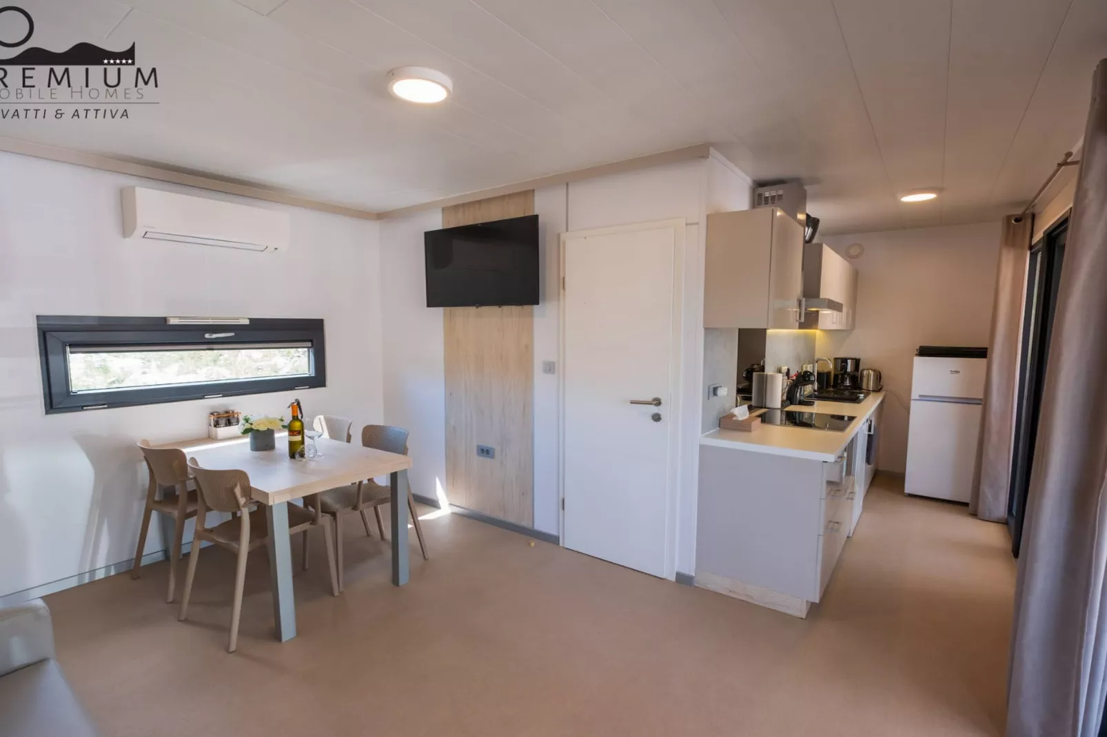 Charming Two-bedroom Mobile Homes Drage - Mobile Home with Sea View-Kitchen
