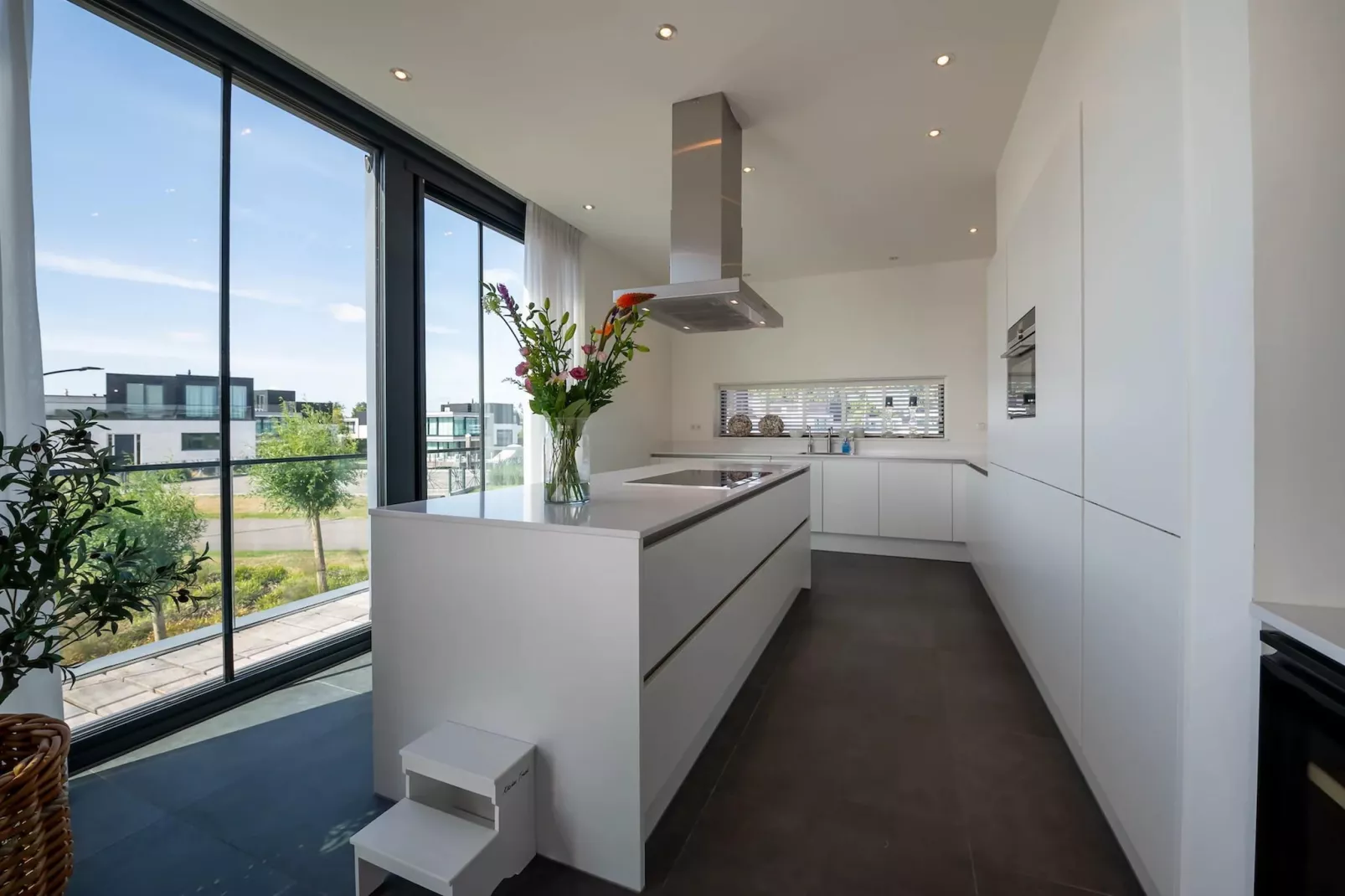 Harbour Village 4-Kitchen