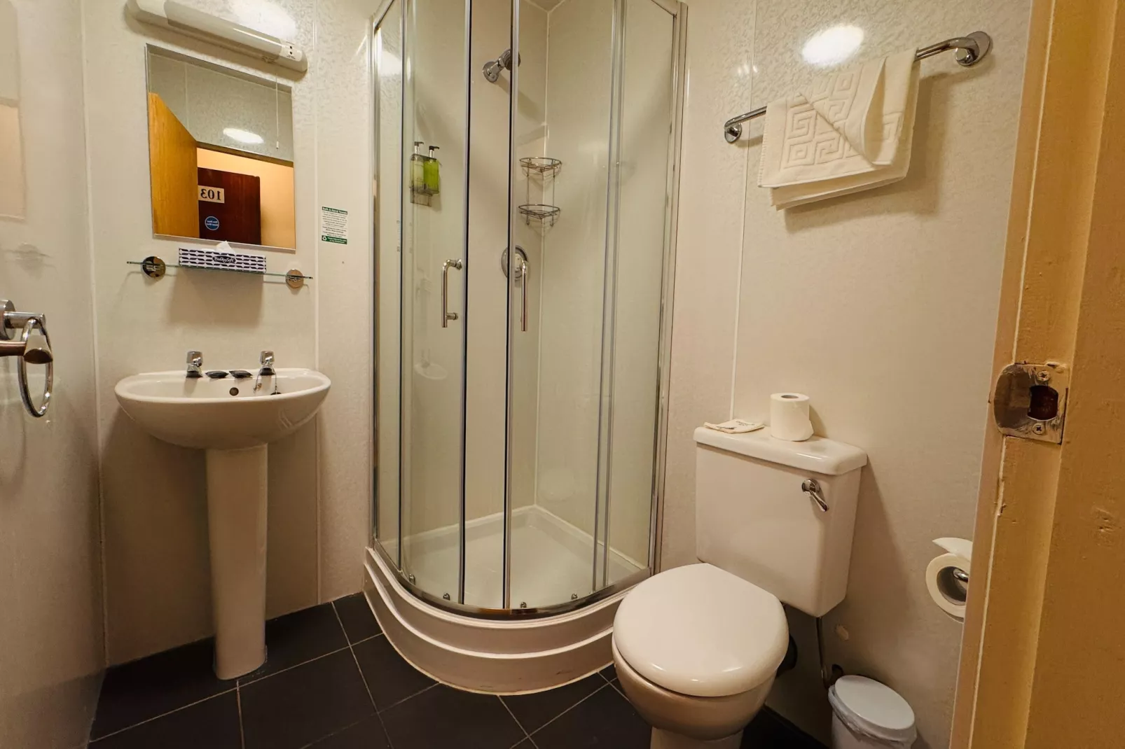 Brentwood Aberdeen  Standard Single-Bathroom