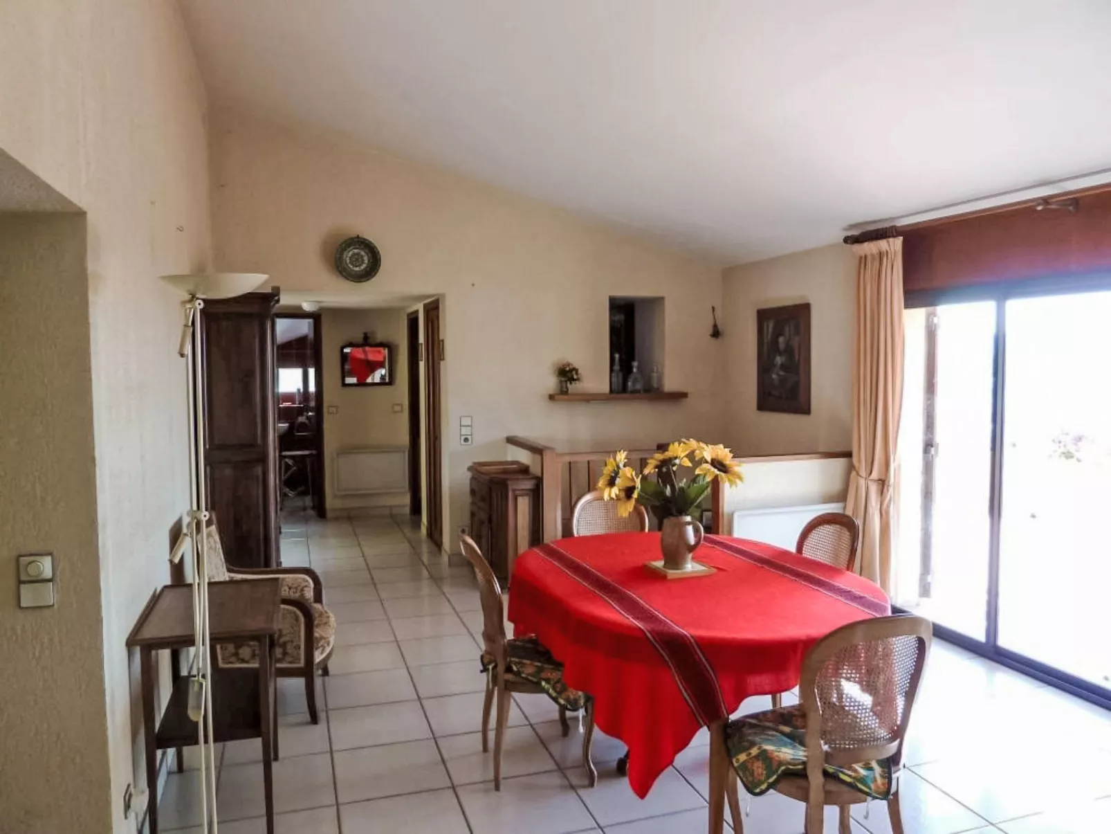 Maison Heliosa-Inside