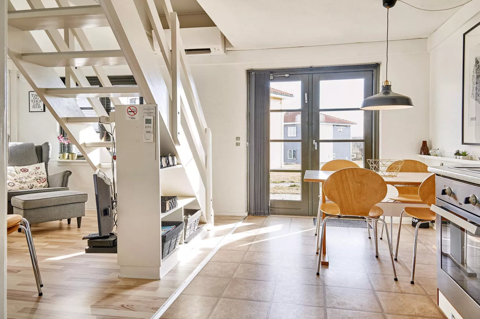 3 room w/seaview-Indoor