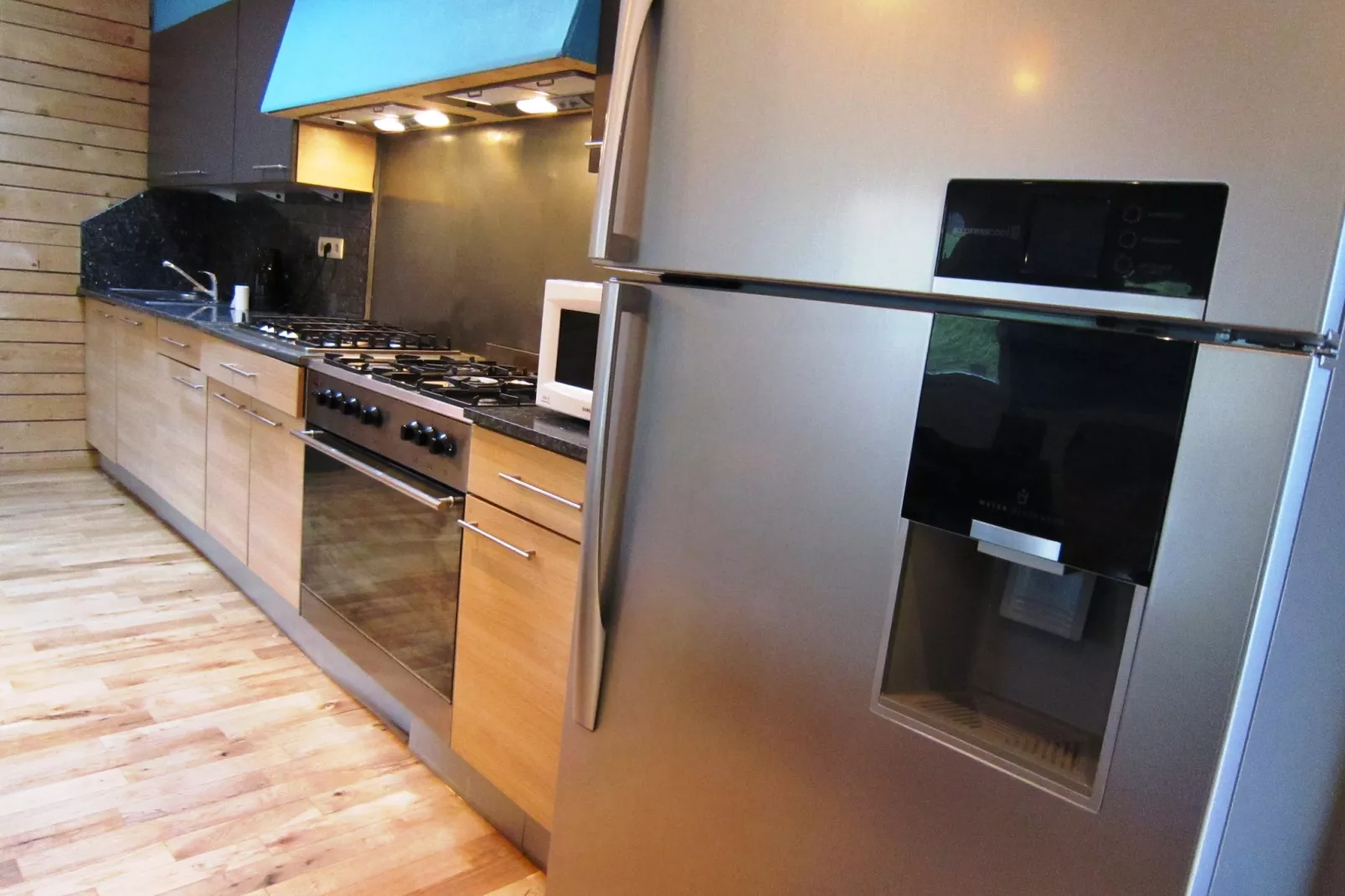 Outrewarchenne-Kitchen