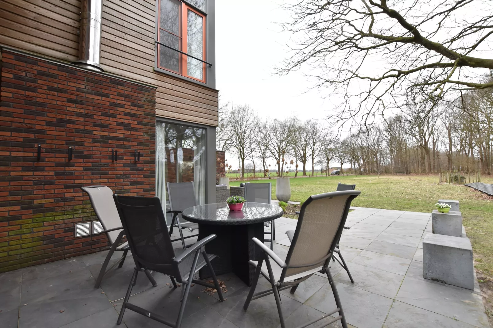 Villa Luttenberg-Terrace balcony