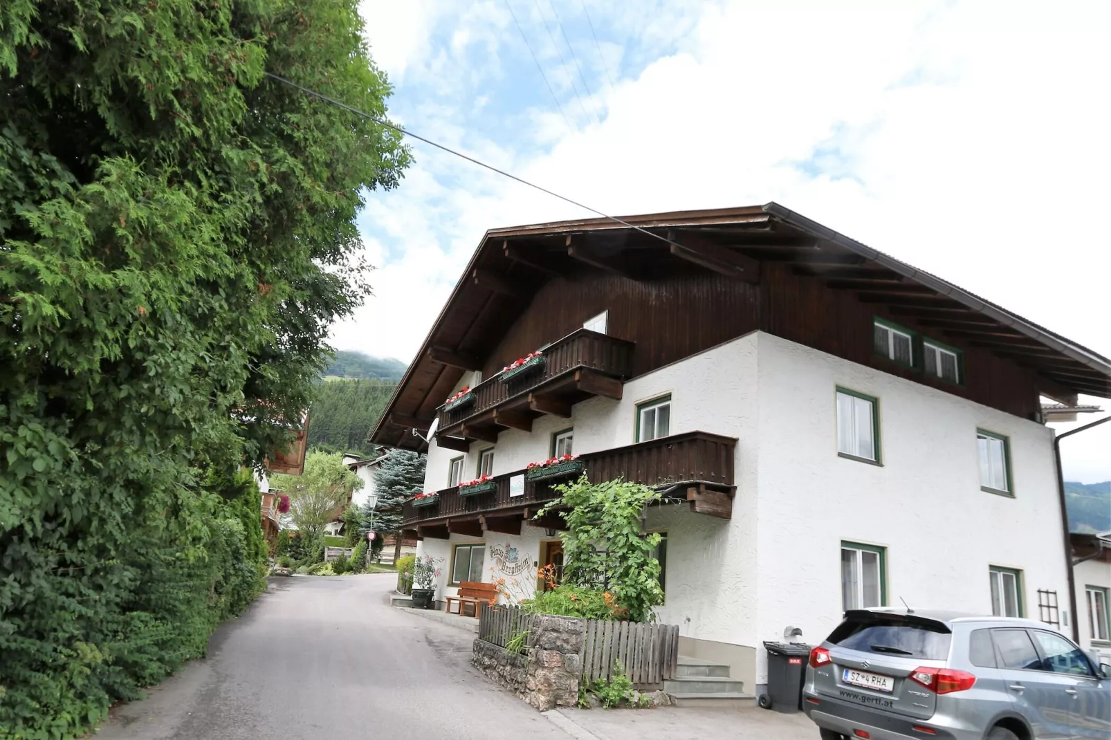 Haus Bergheim - 24 Personen-Exterior winter