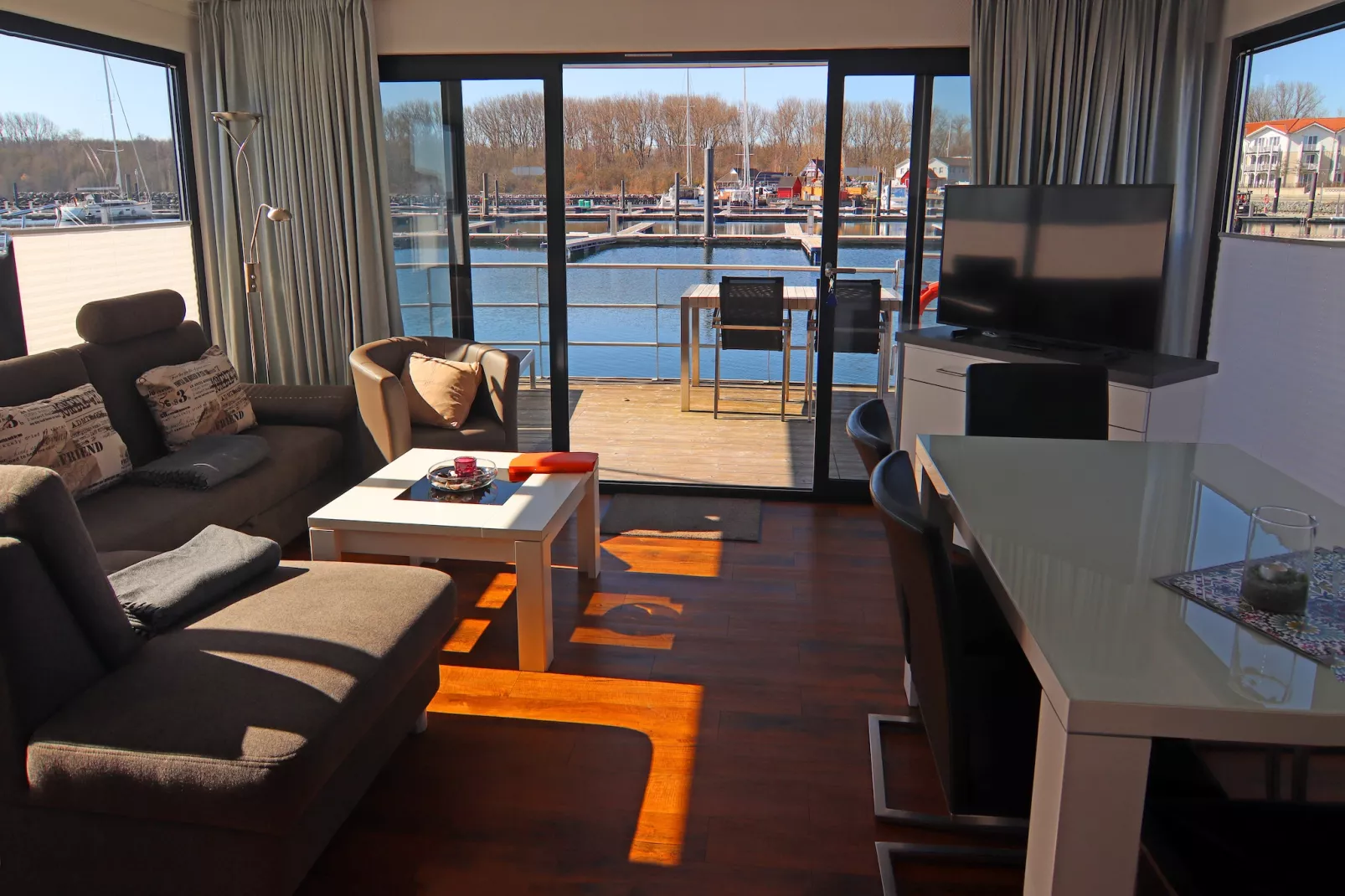 Hausboot Family & Friends LP2 / 1-2 Personen-Living room