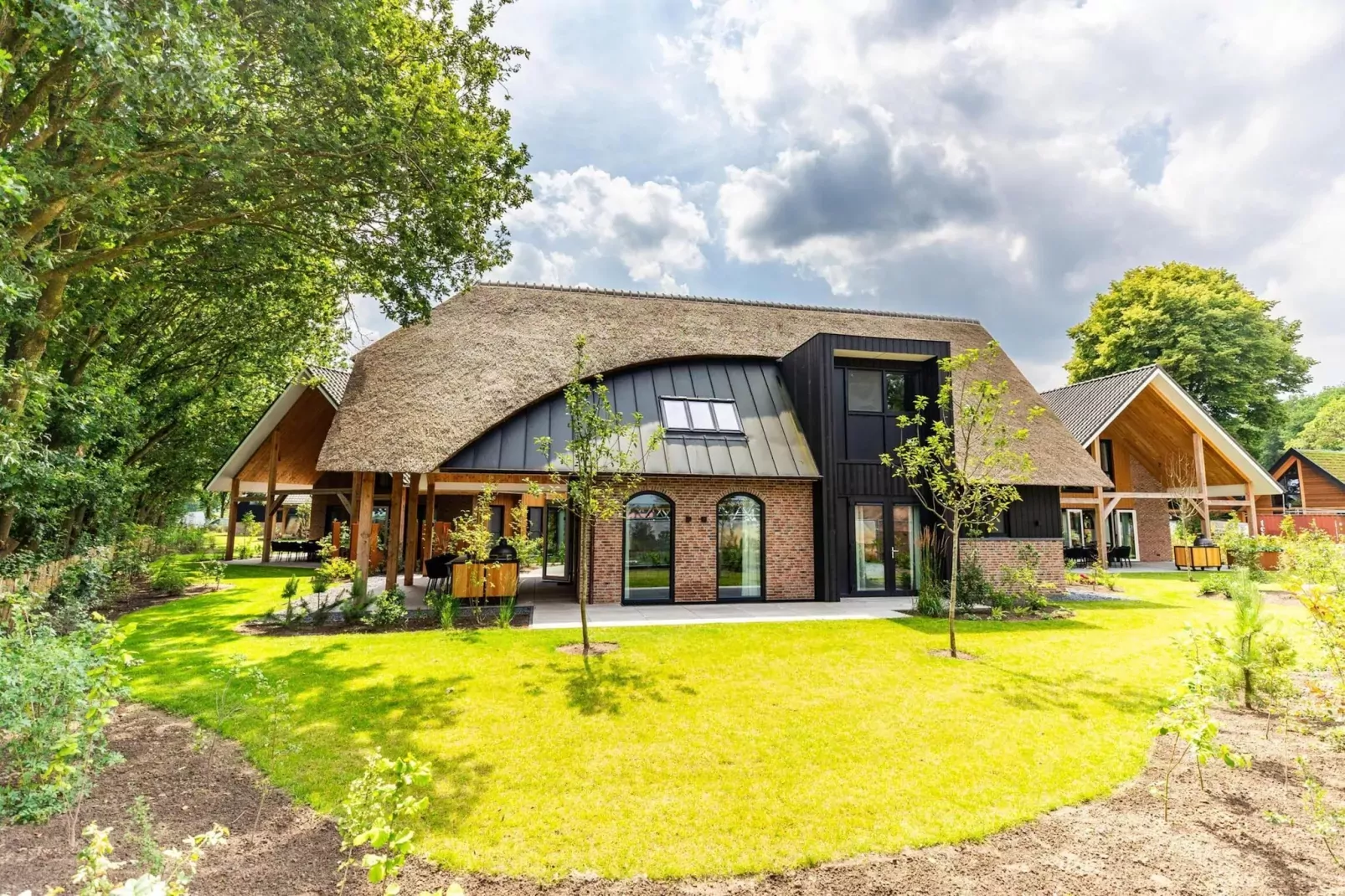 Bos Villa met Sauna  8 personen-Außenbereich Sommer