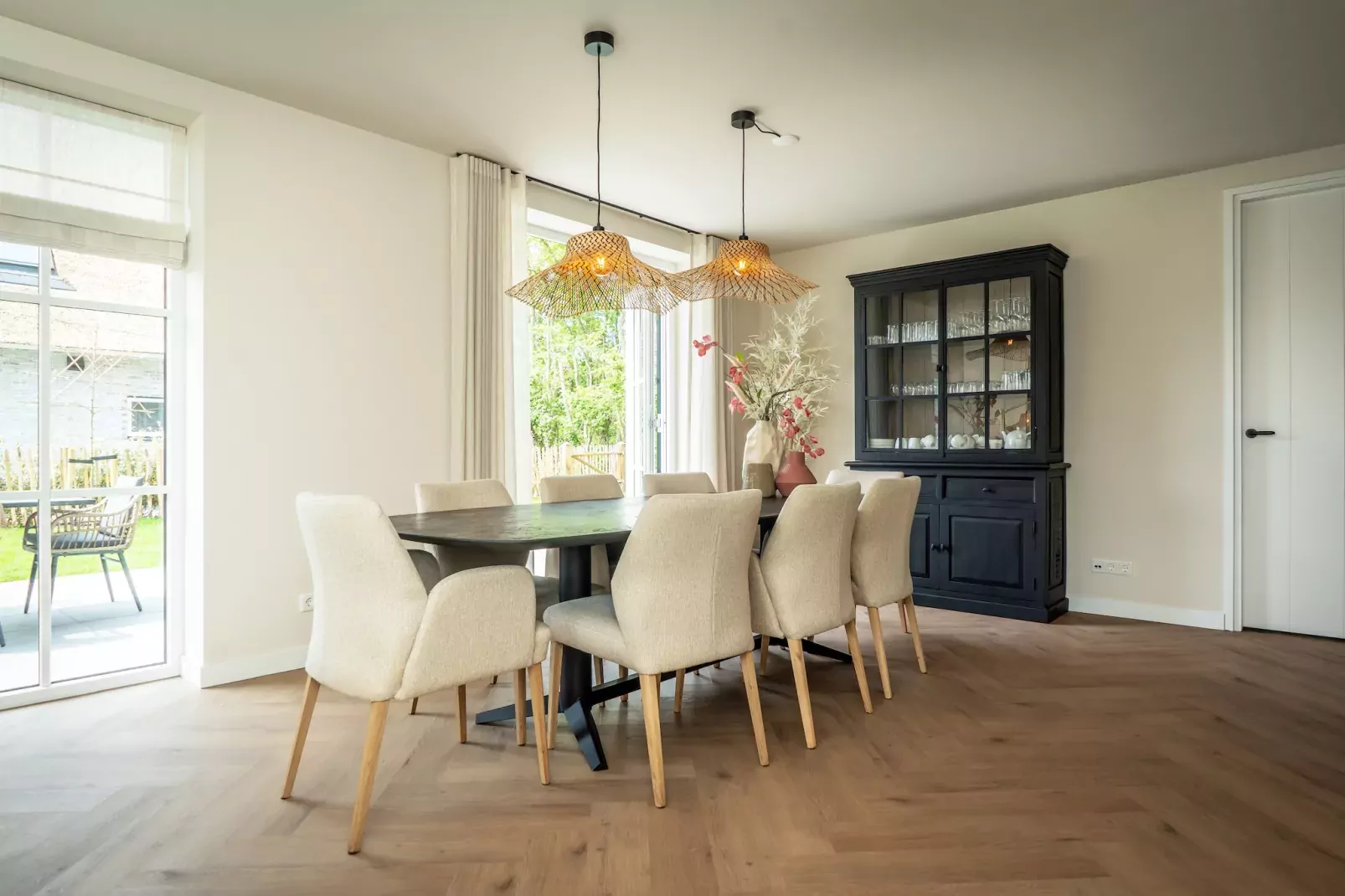 So What 25a-Dining room