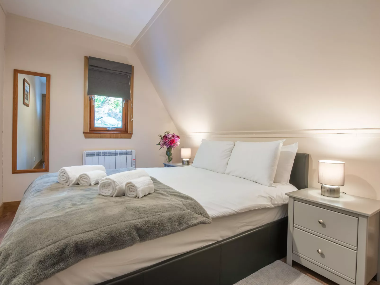 Loch Lochy Retreat-Inside