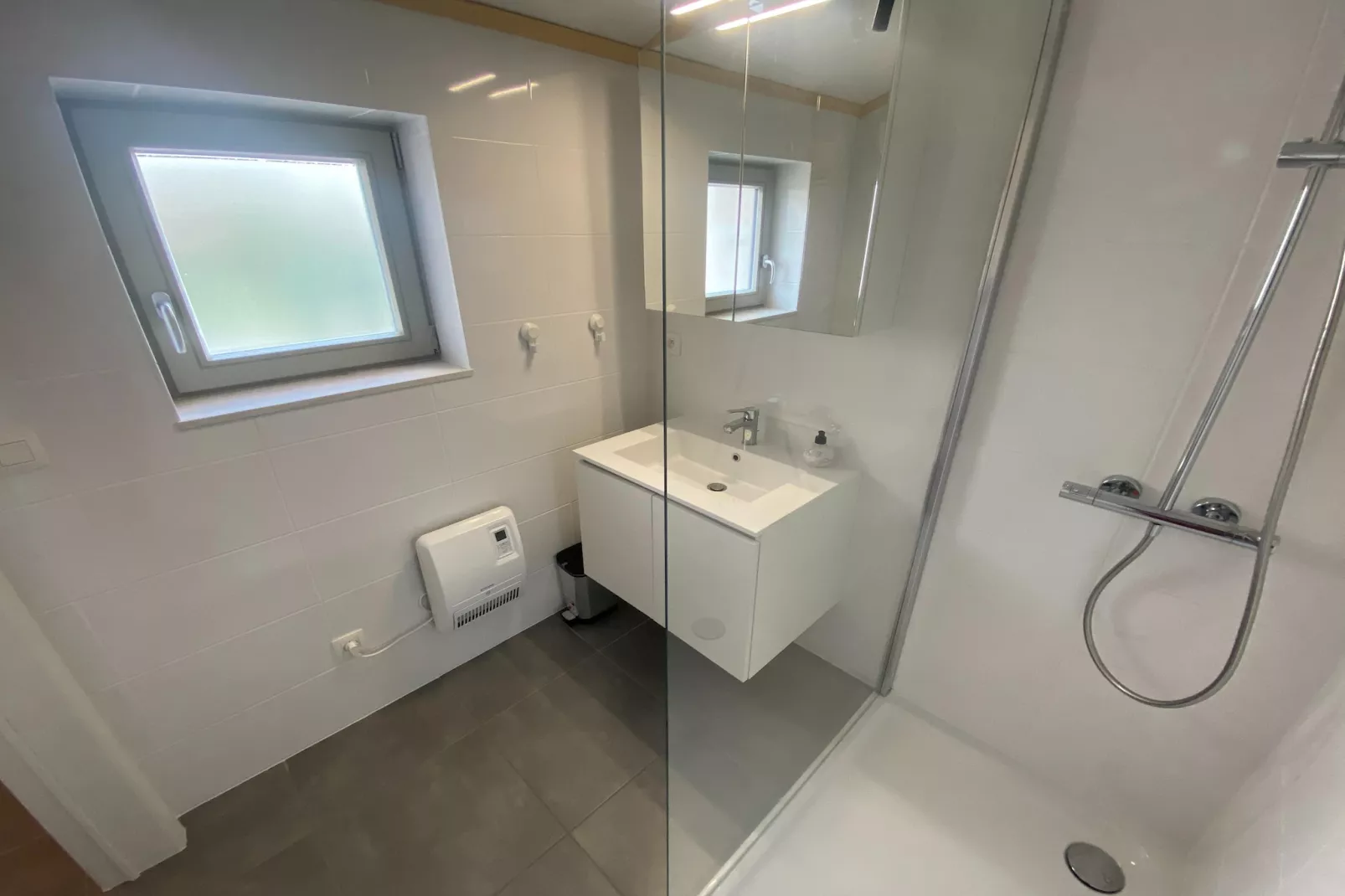 WH2 / 52-Bathroom