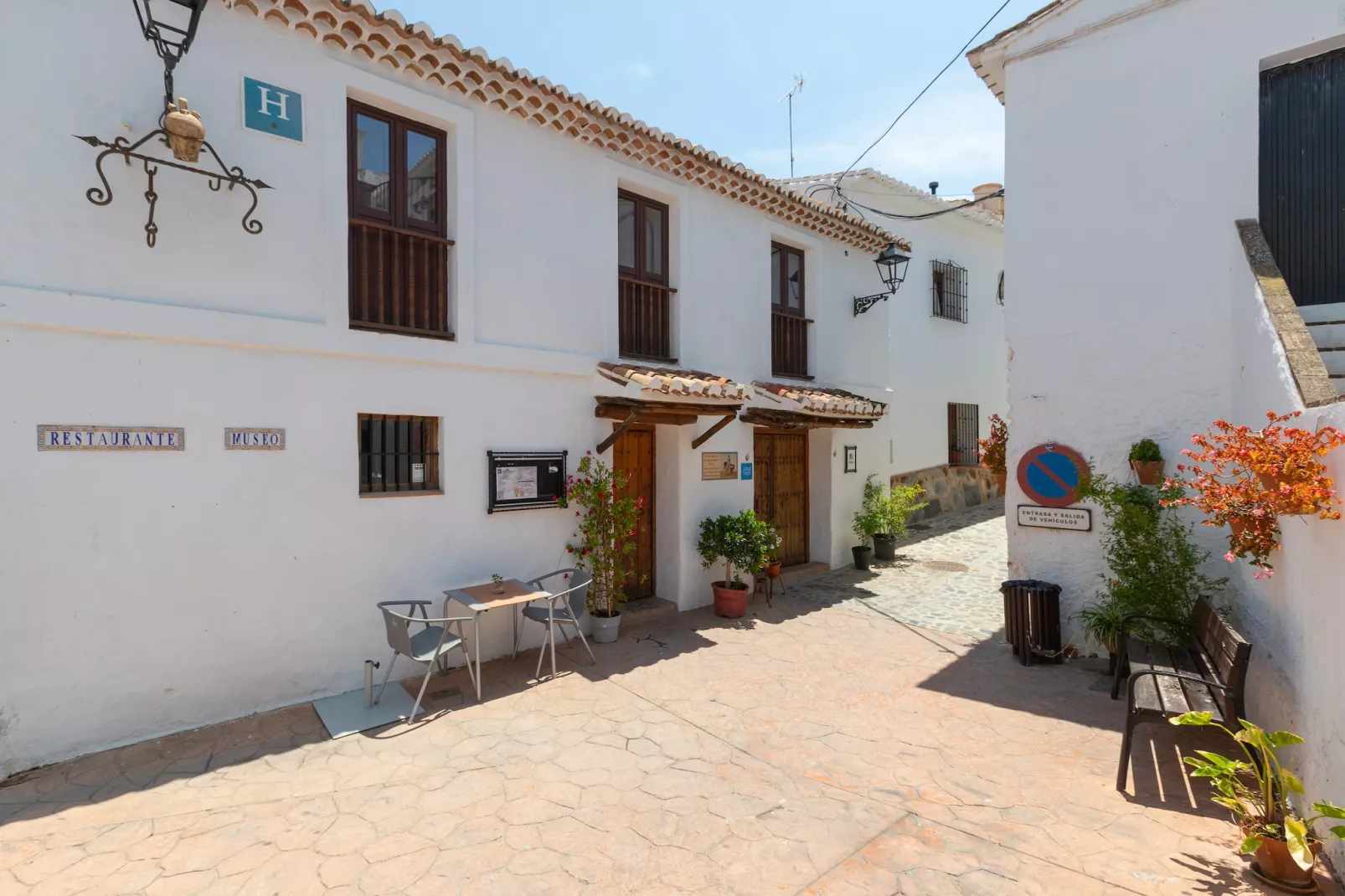 El Porton-Exterior summer