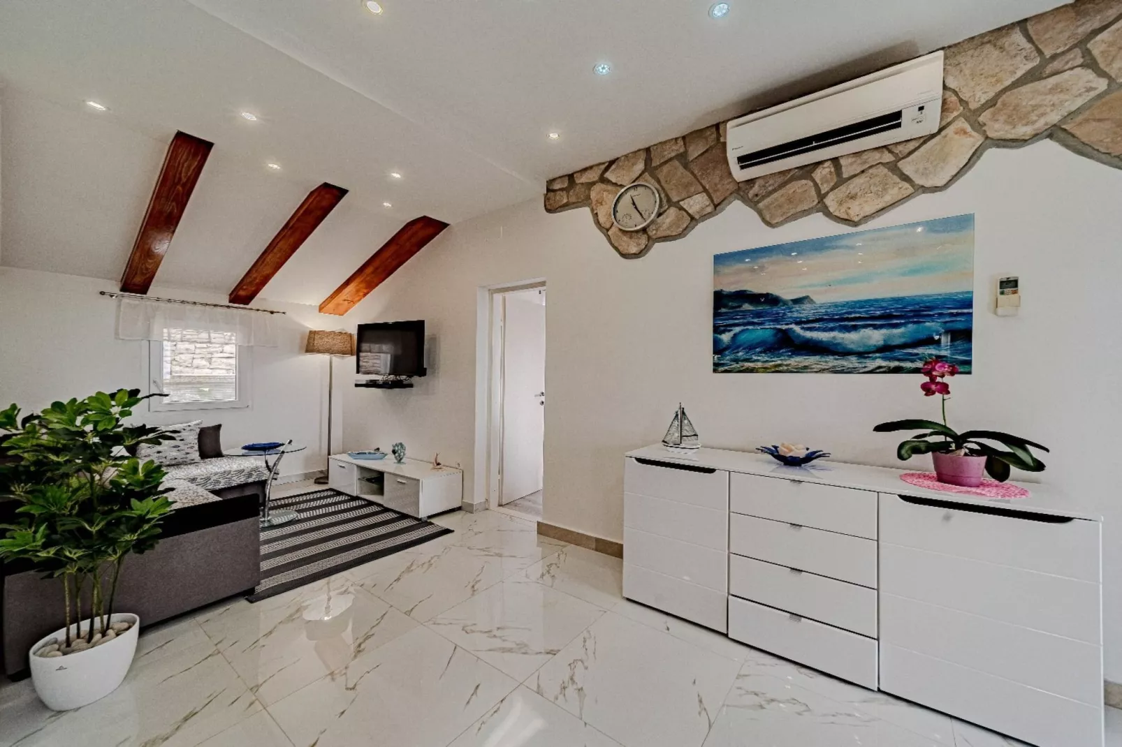 Stone House Blaca - Two Bedroom Stone House with Terrace and Sea View-Living room