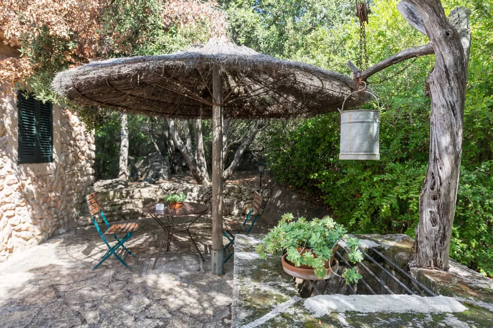 Casa De Piedra - Exterior in summer
