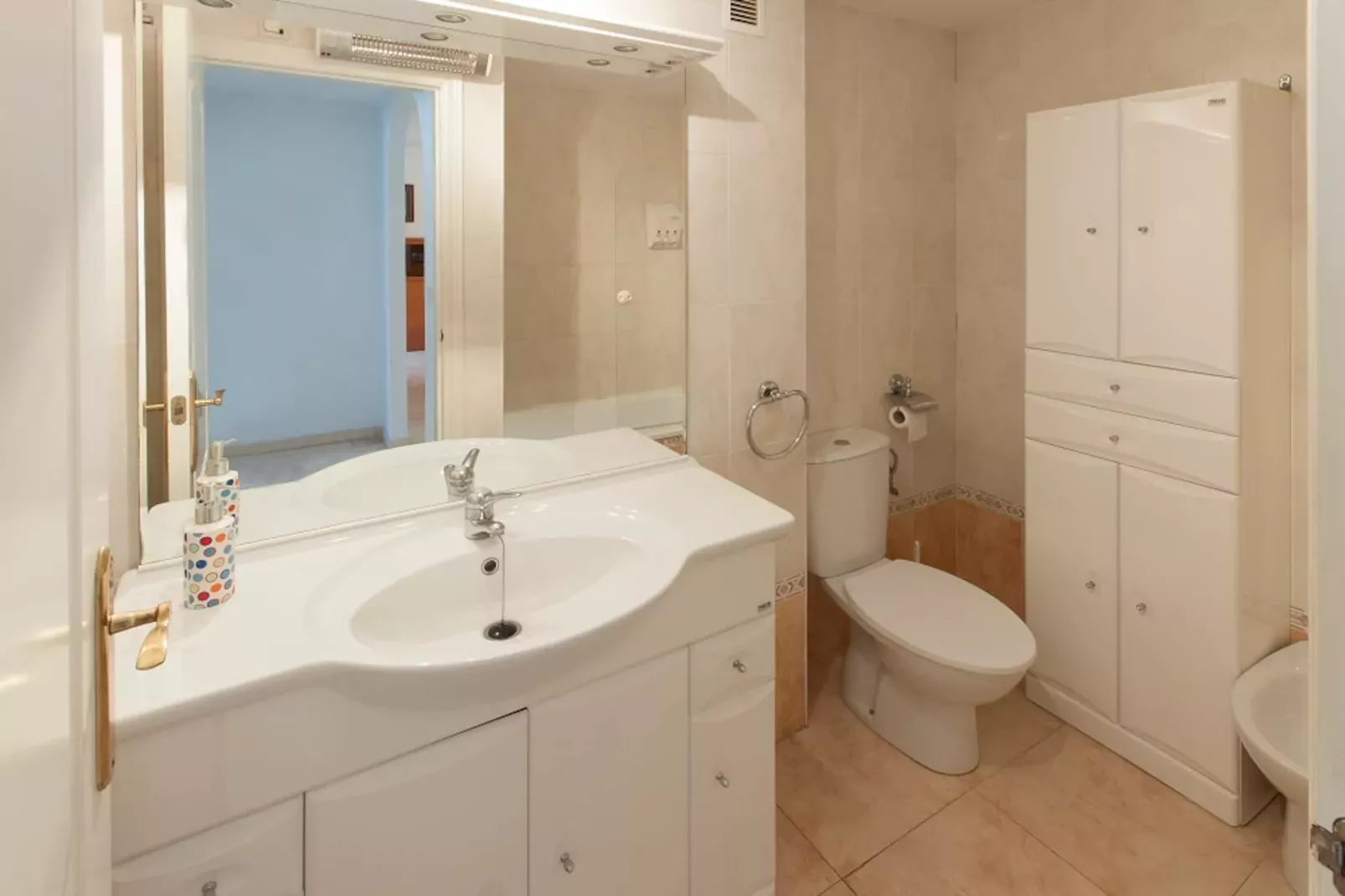 Cascades-Bathroom