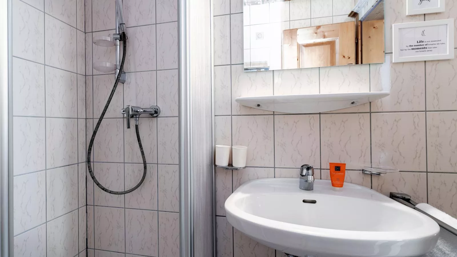 Apart An der Ache-Bathroom