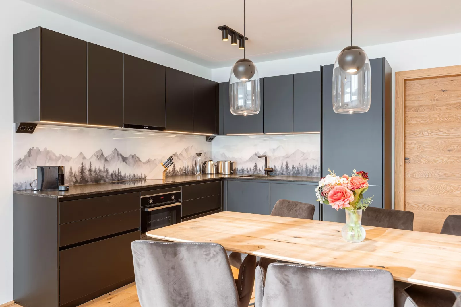 Fiss Suites 2-Dining room