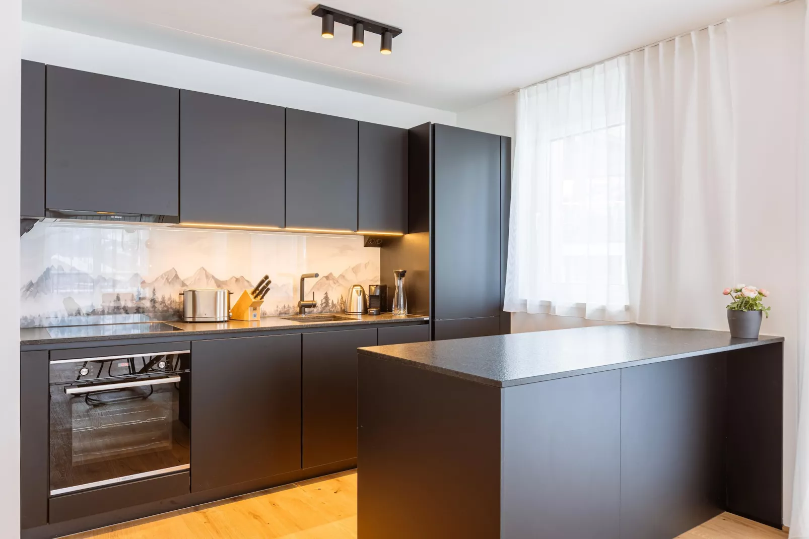 Fiss Suites 10-Kitchen