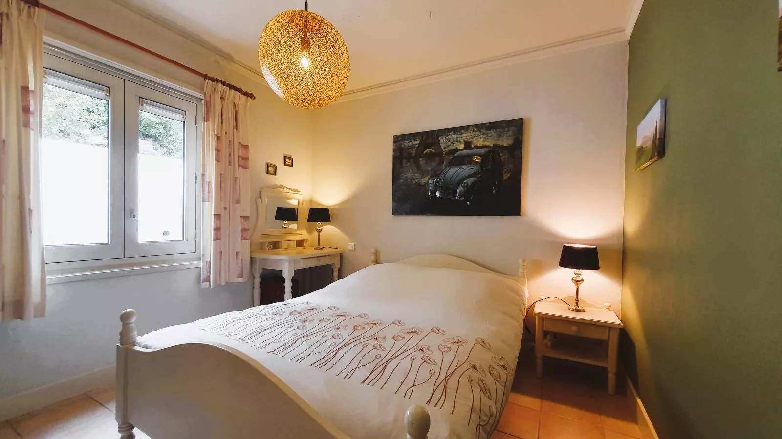 Les Hirondelles-Bedroom