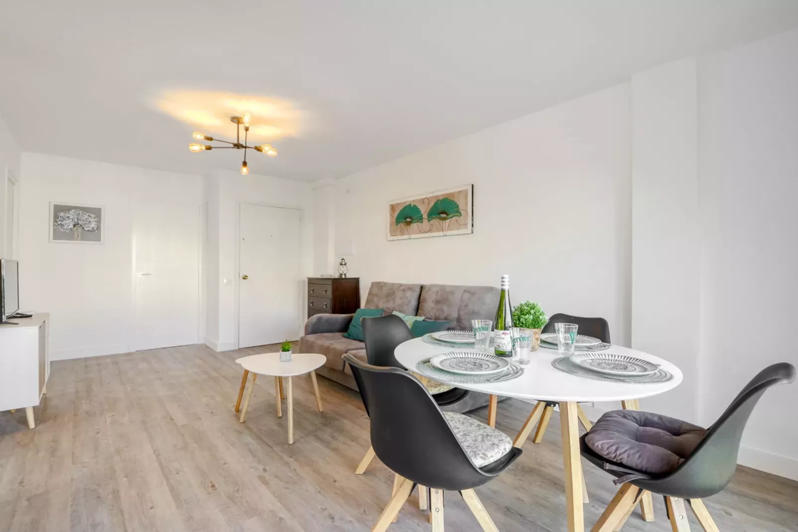 GRAN RESERVA FLORES 4 1 66 Empuriabrava- Barneda-Living room