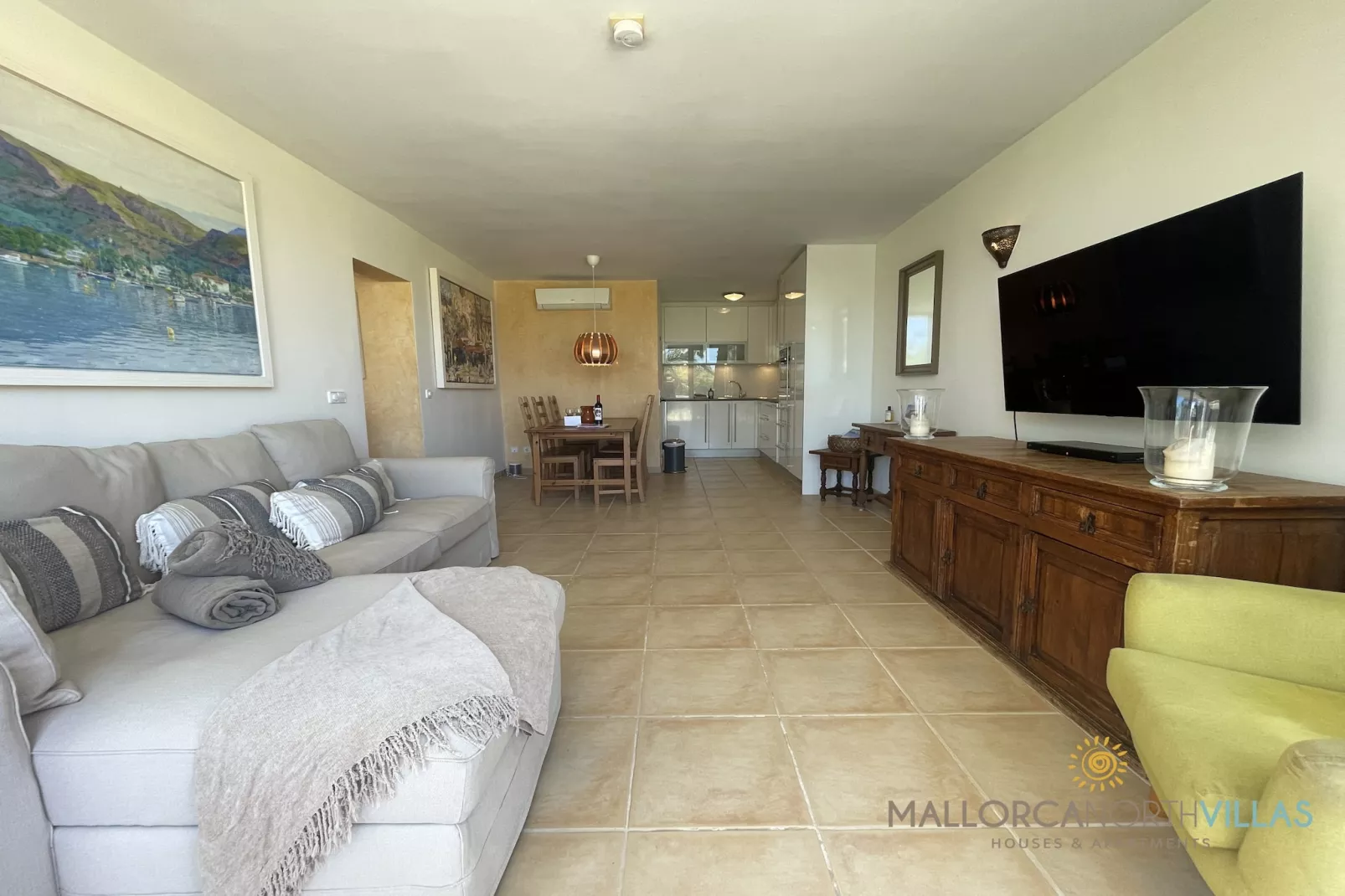 Casa del Sol: Lovely spacious family apartment-Salon