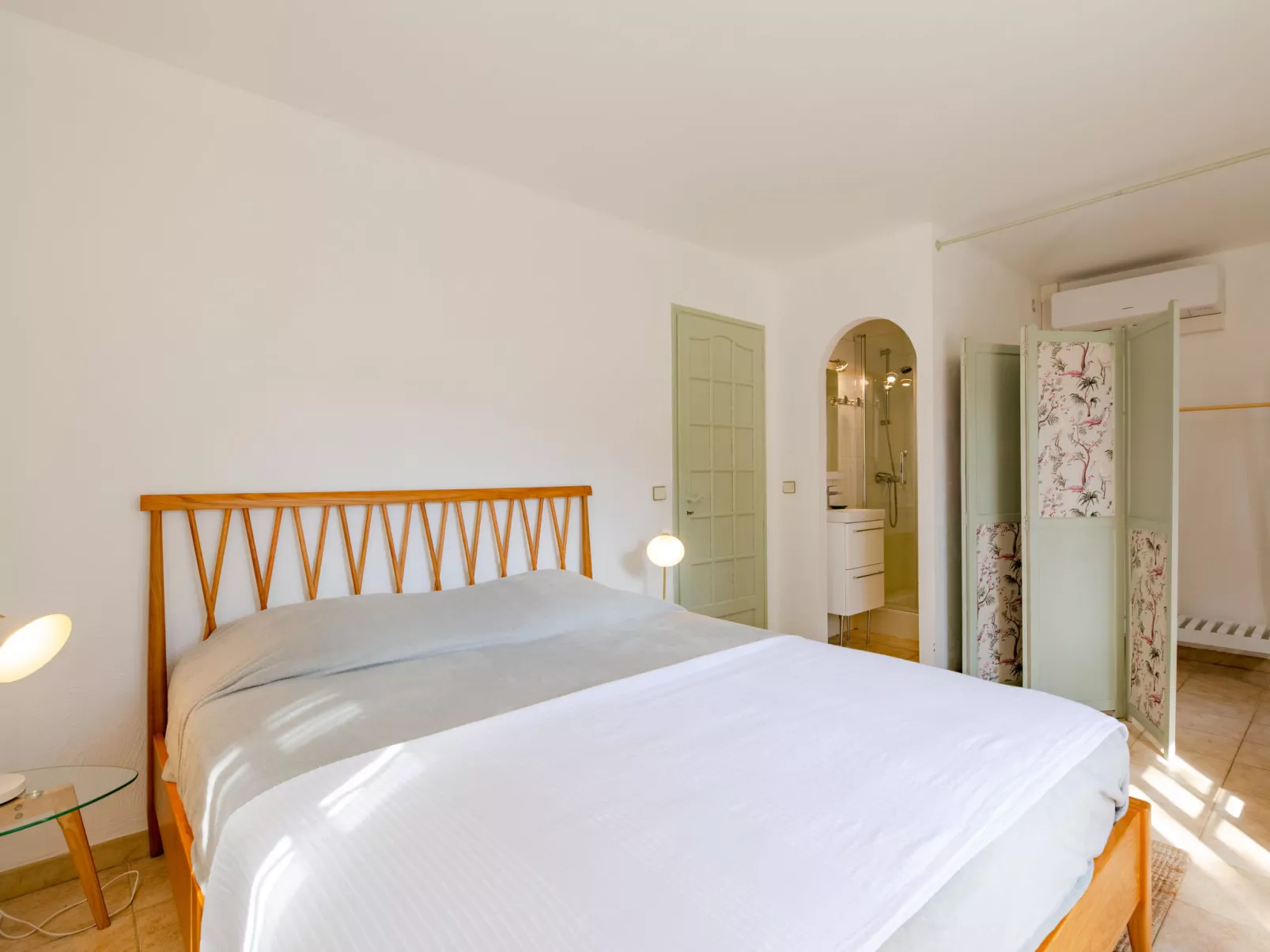 Les Agasses-Inside