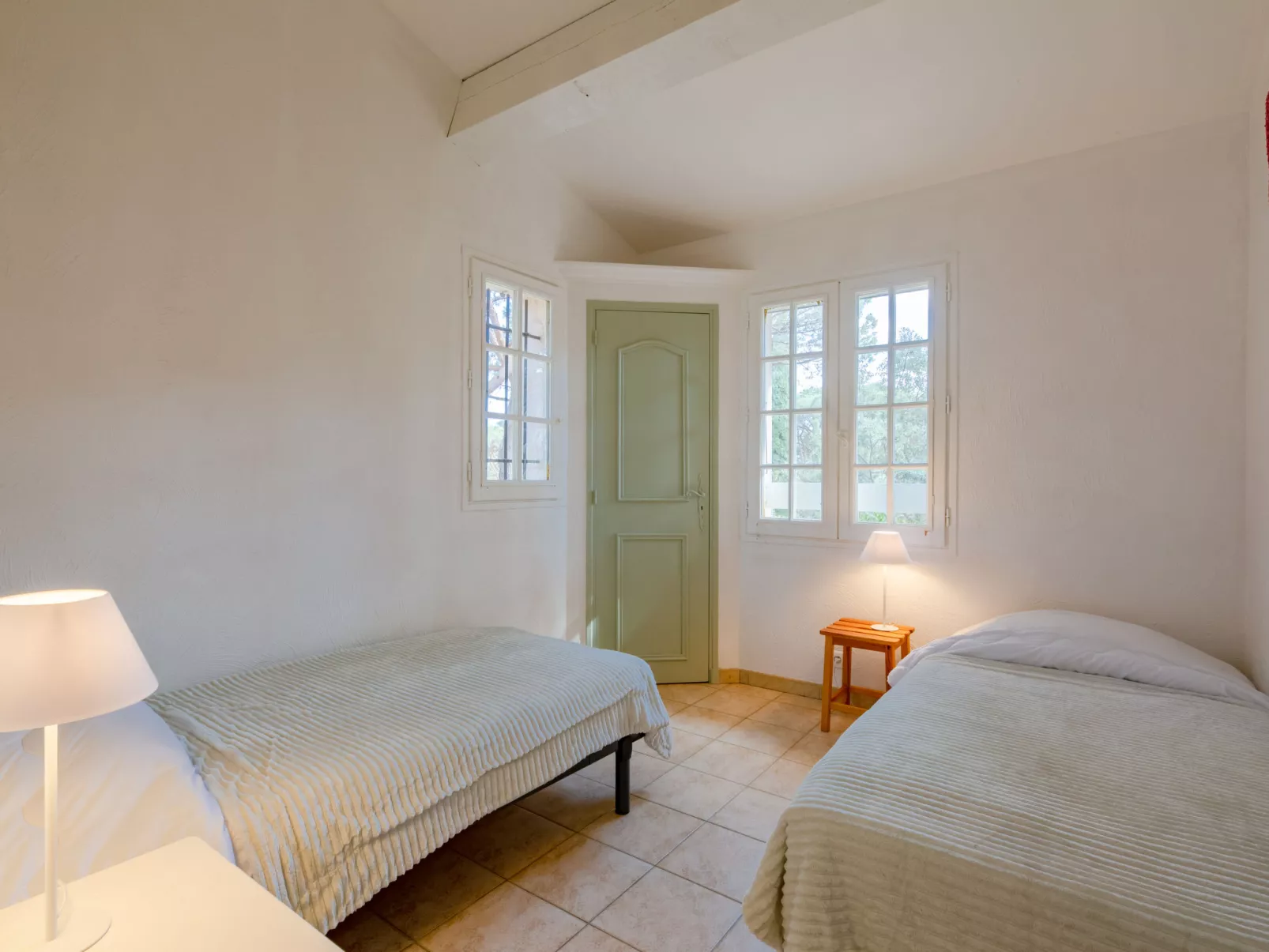 Les Agasses-Inside