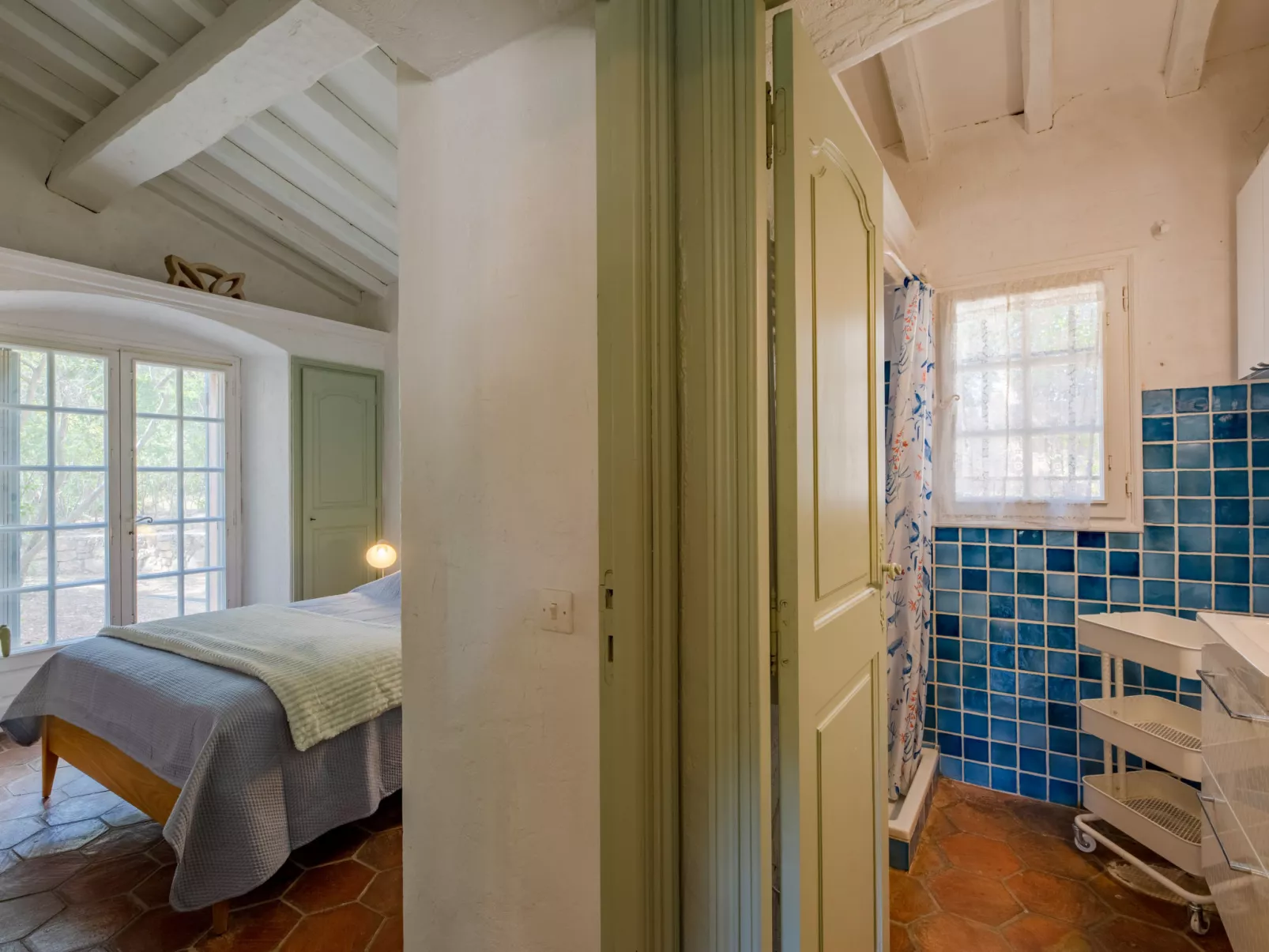 Les Agasses-Inside