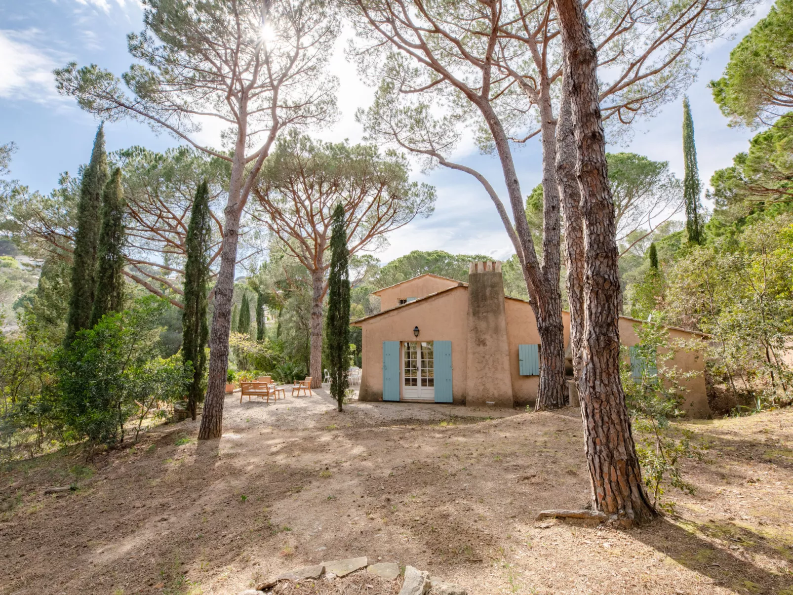 Les Agasses-Outside