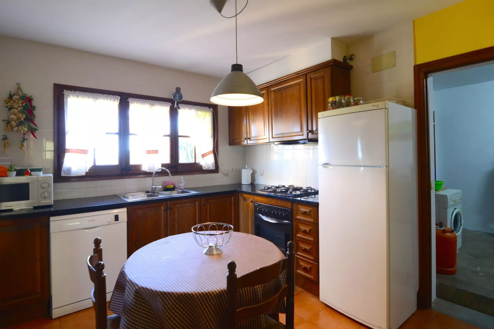 ANDORRA 1-Kitchen