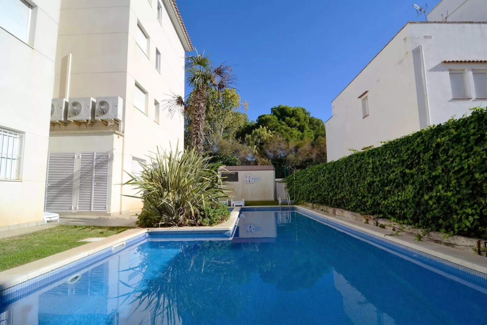 BRISES DEL MAR 3-3-Pool