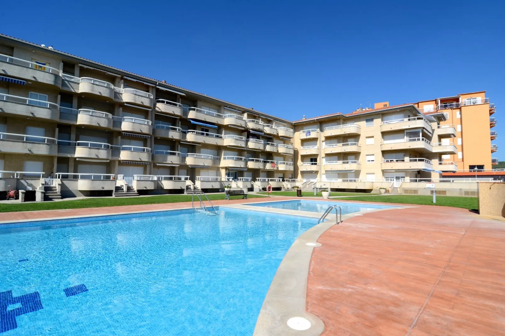 MANUREVA VII 2-A-Pool