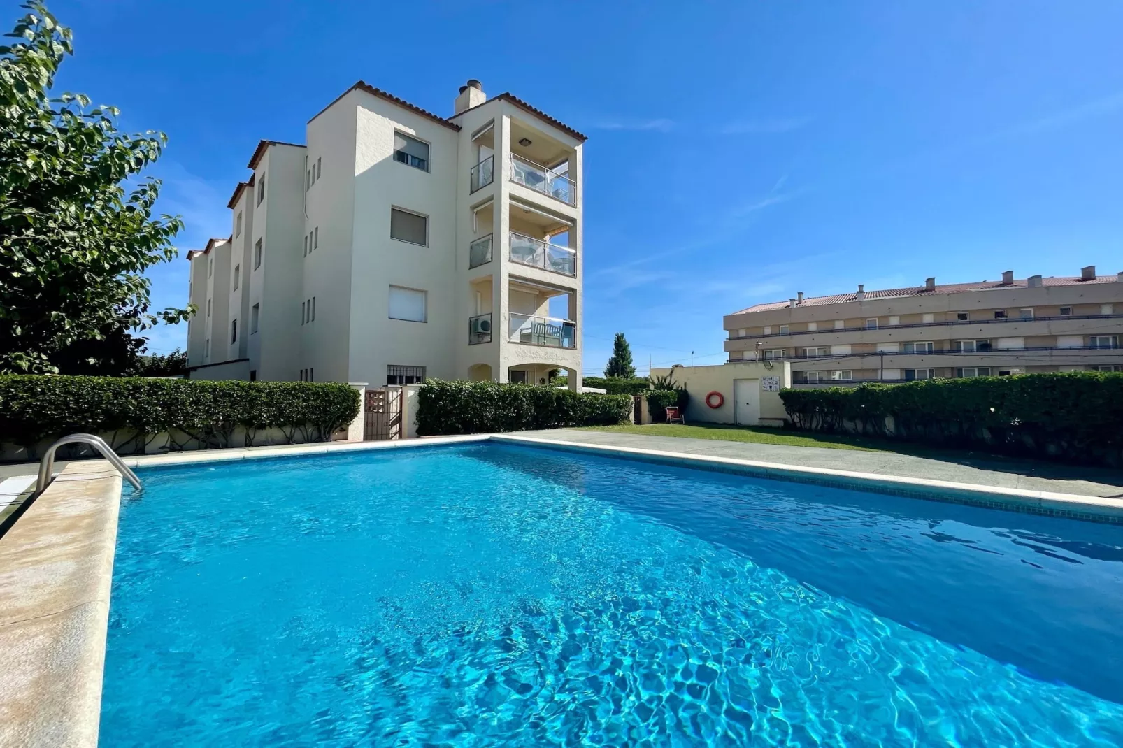 MUNDEL 2-2-Pool