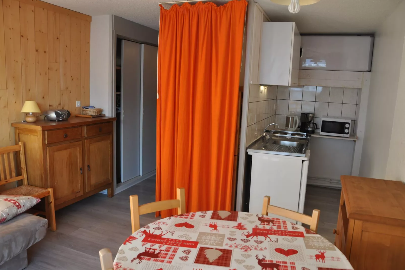 3300 N°77 - ST4-Kitchen