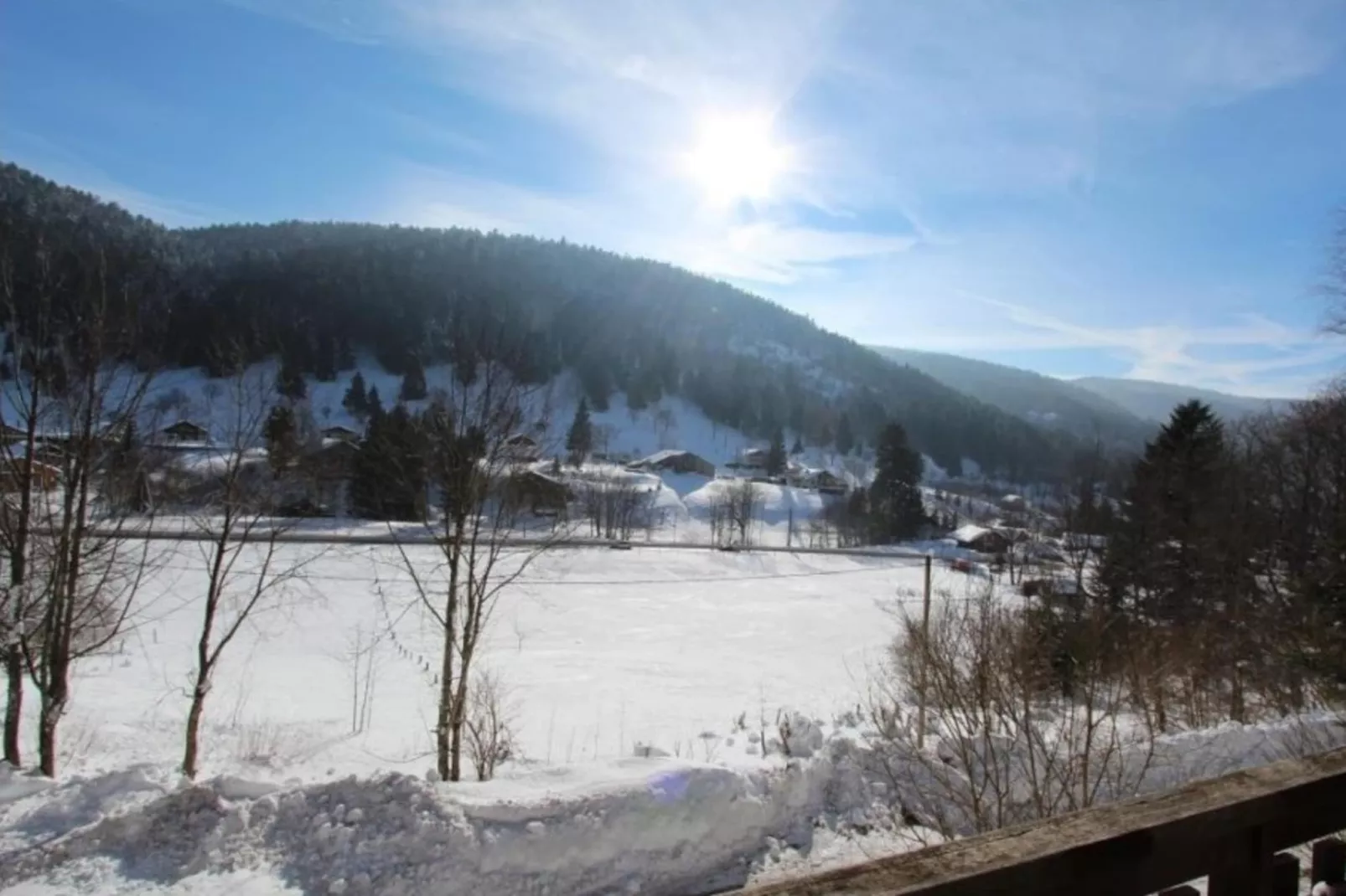 LE GRAND CERF  Chalet en rondins avec SPA Jacuzzi-Außenbereich