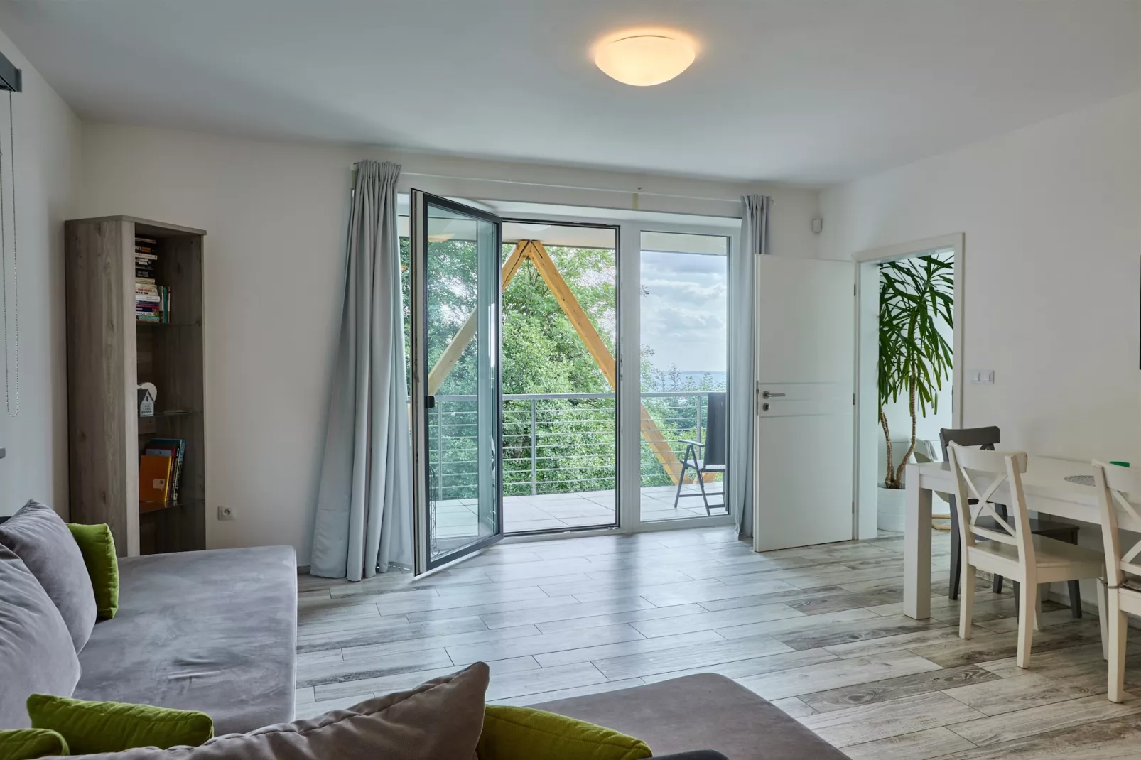 Benecko LBZ170-Living room