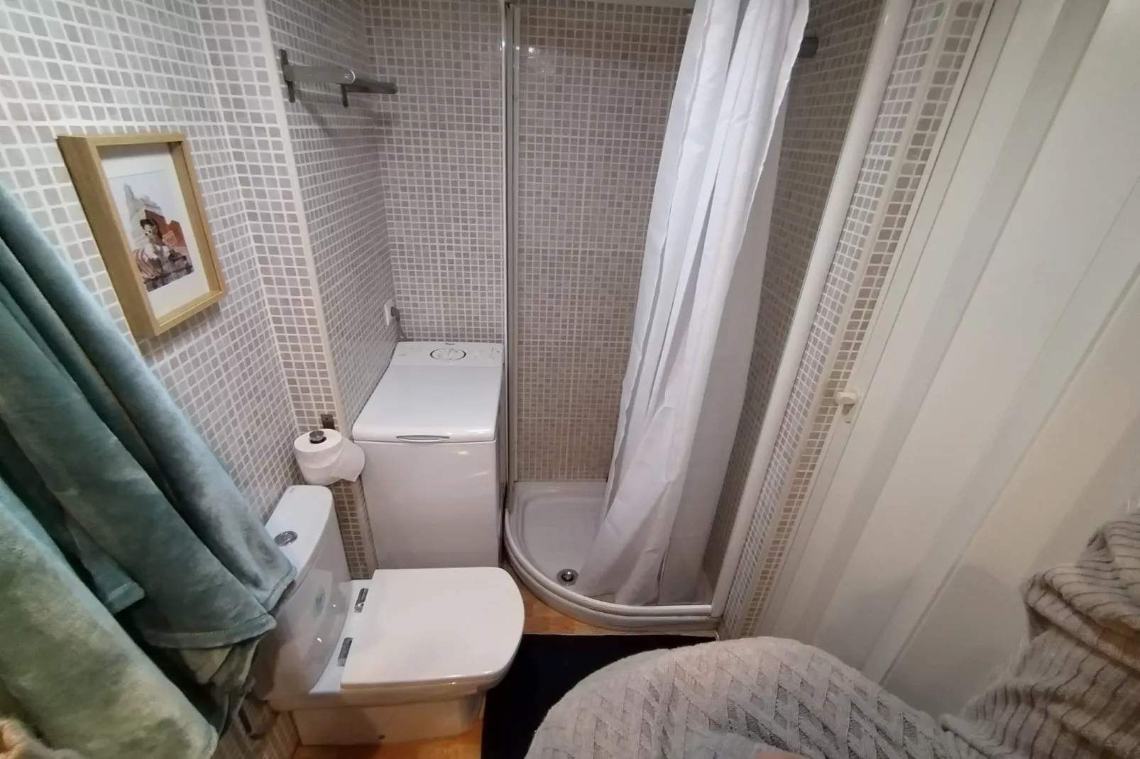 ARGONAVIS 319-Bathroom