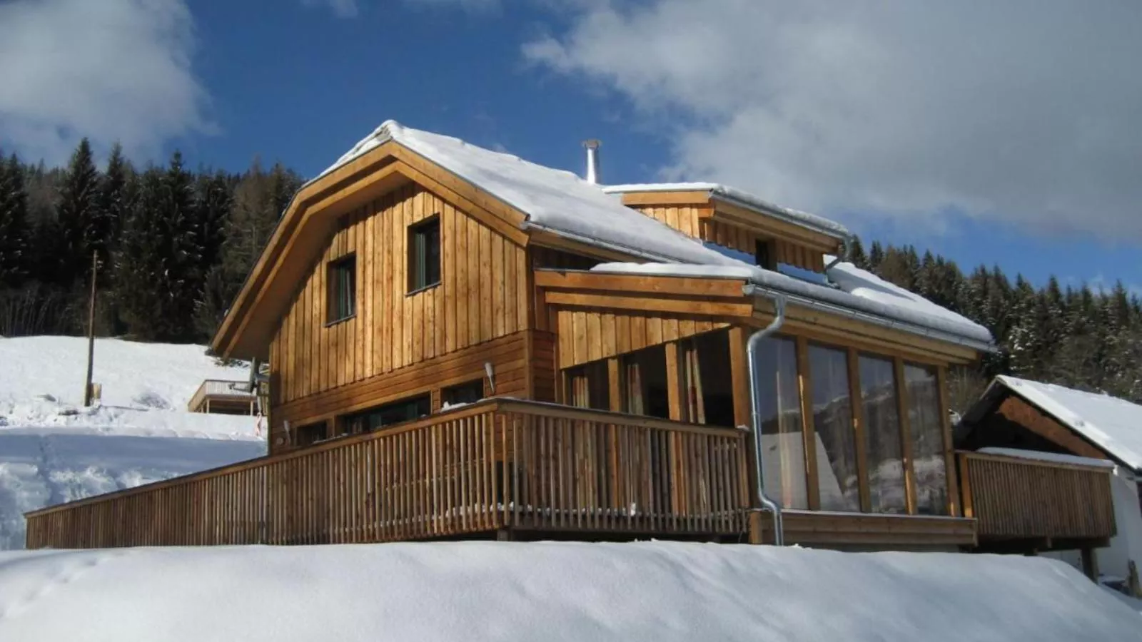 Sjenharieja-Exterior winter