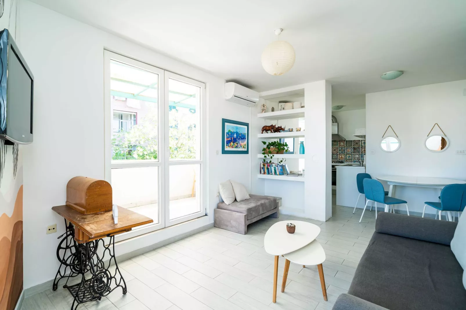 Apartment Radovan - One-Bedroom Apartment with Balcony and Sea View-Wohnzimmer