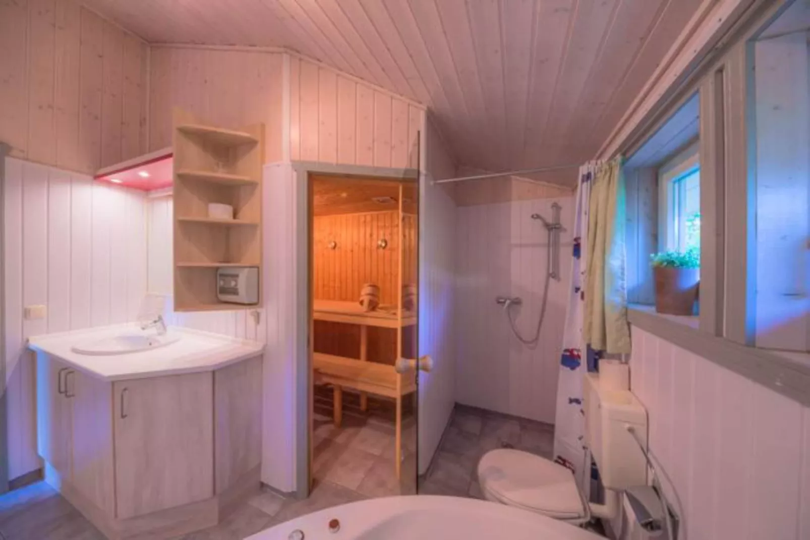 FH Seeschwalbe 150-Badezimmer