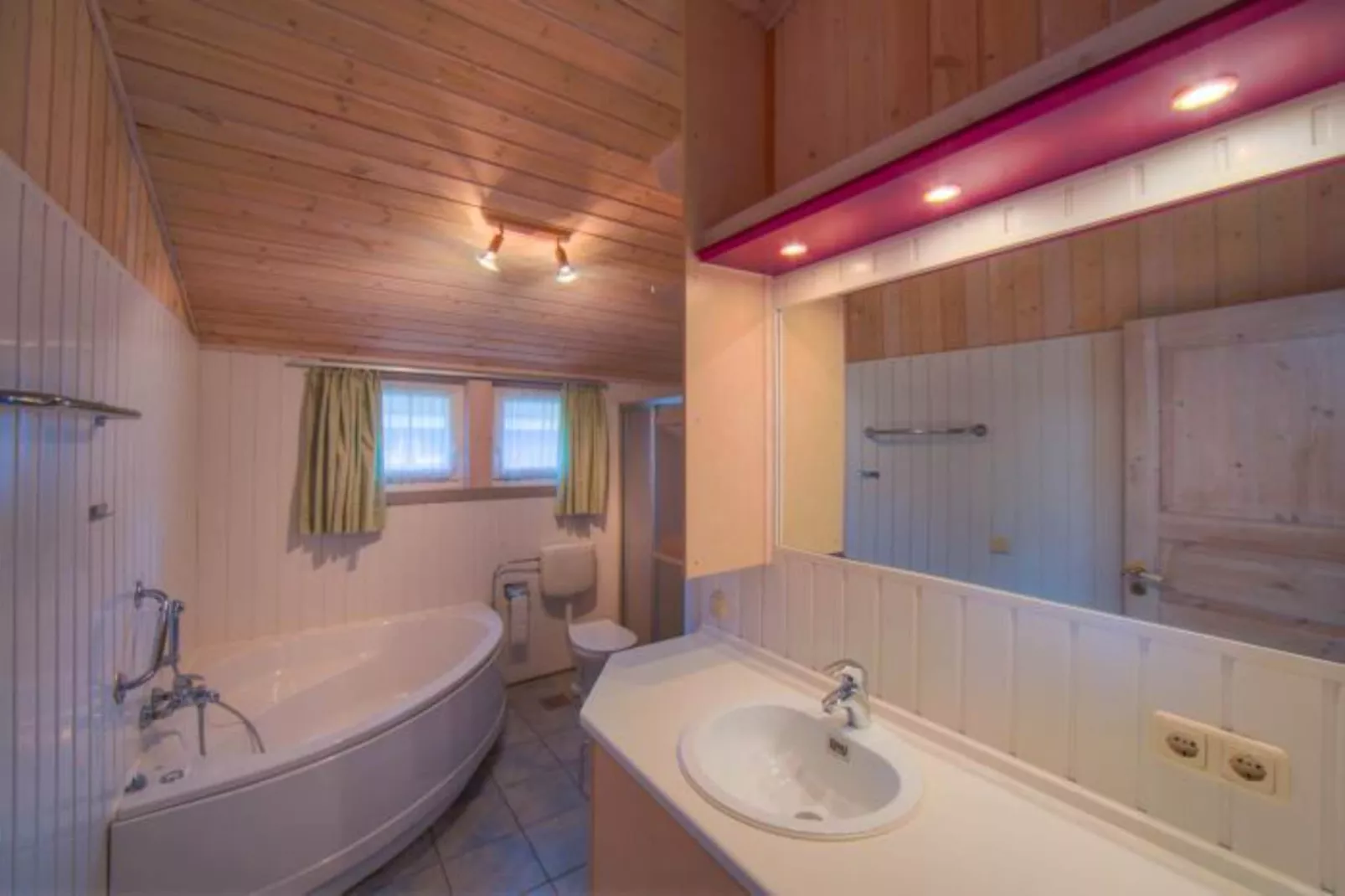 FH Seeschwalbe 160-Bathroom