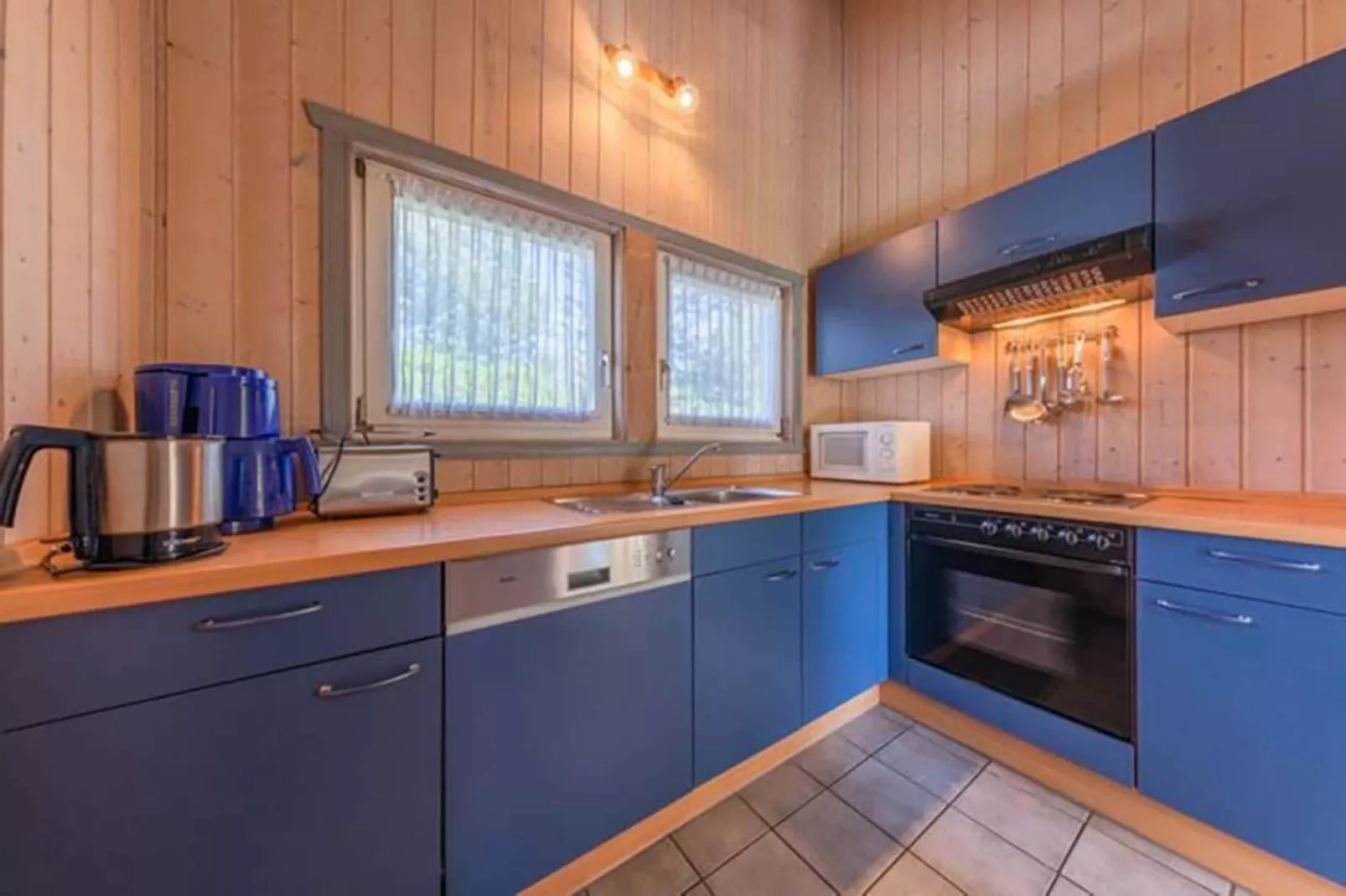 FH Seeschwalbe 242-Kitchen