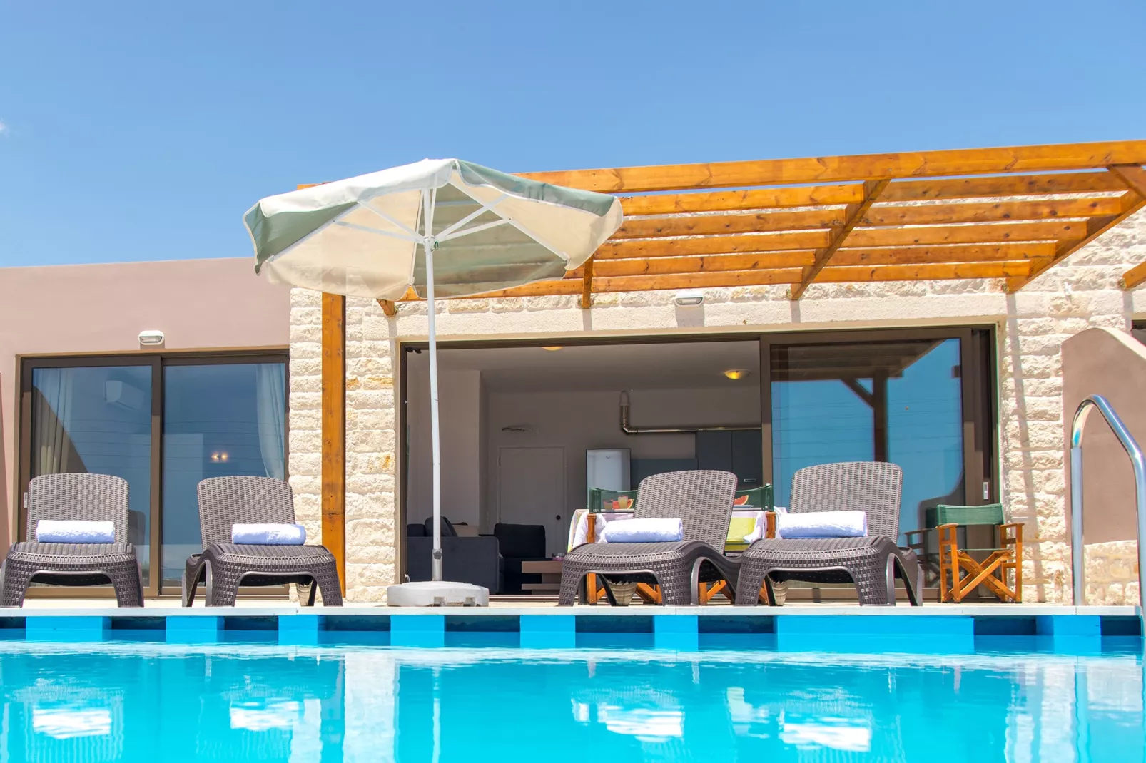 Mary Beach 1-Pool