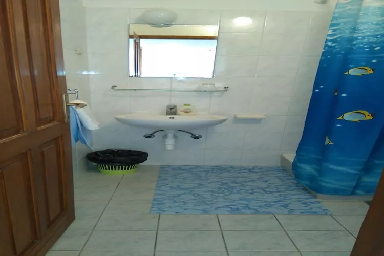 Guest House Hazdovac - Double Room with Balcony and Sea View-Salle de bain