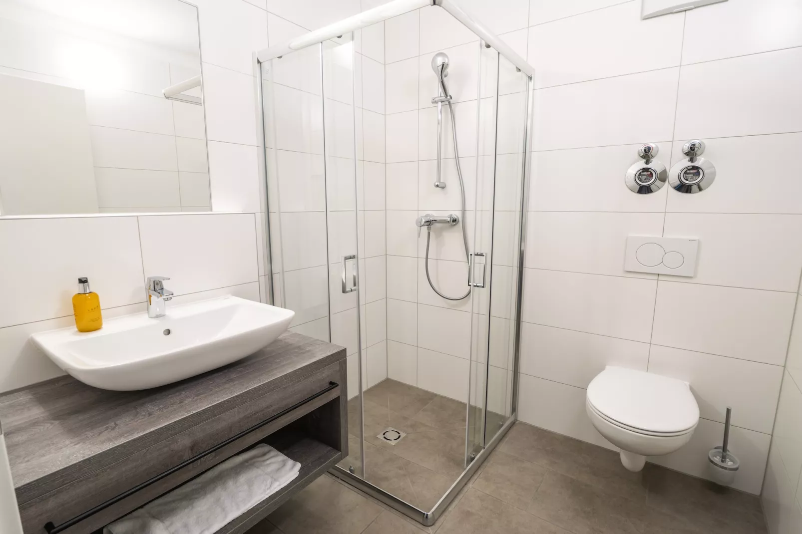 Alpenstyle Resort Fieberbrunn FB2-Badezimmer
