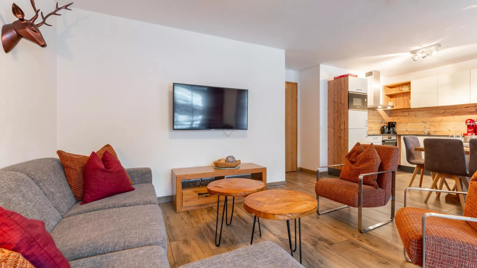 Tauern Suites Mitterwirt TOP 304-Living room