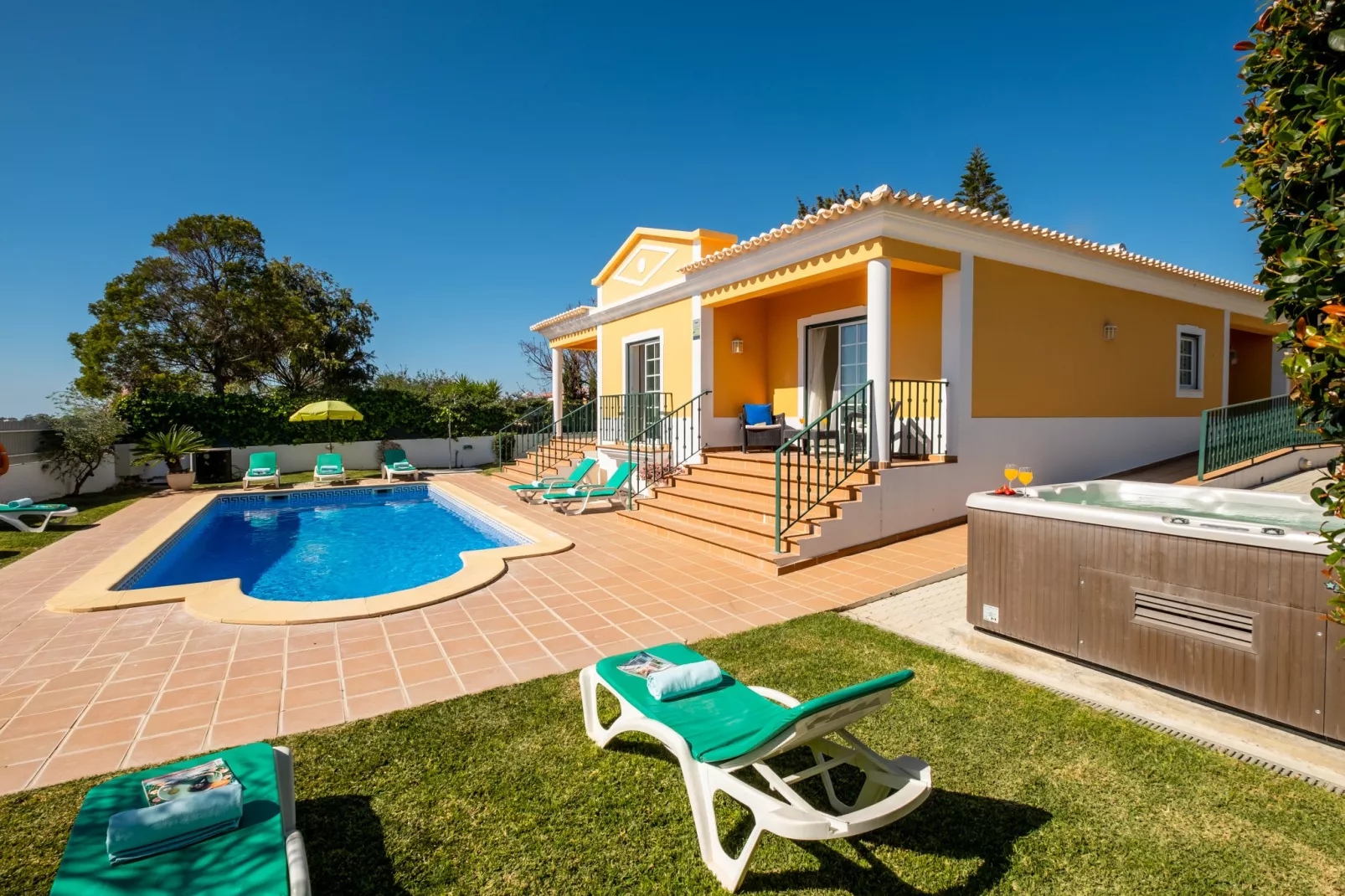 Villa Alegria-Exterior summer