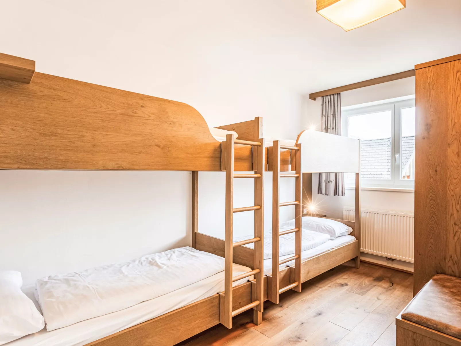 Mit 4 Schlafzimmern und Sauna-Inside
