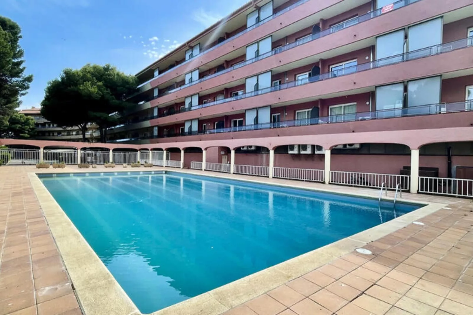 Appartements à L'Estartit-Exterior summer