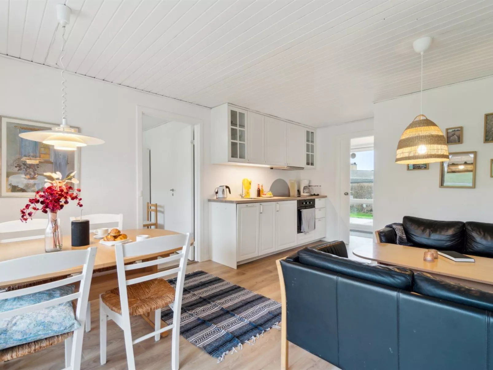 "Kate" - 300m from the sea-Inside